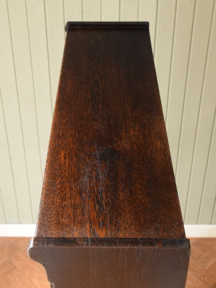 アンティーク家具の形