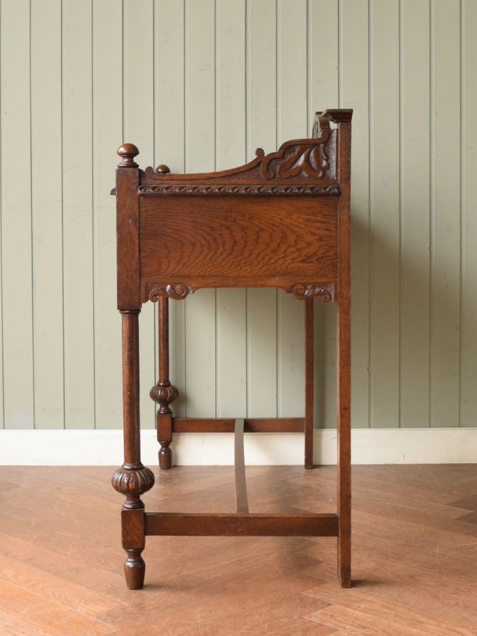 コンソールテーブルの側面