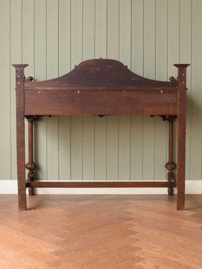 コンソールテーブルの後ろ姿