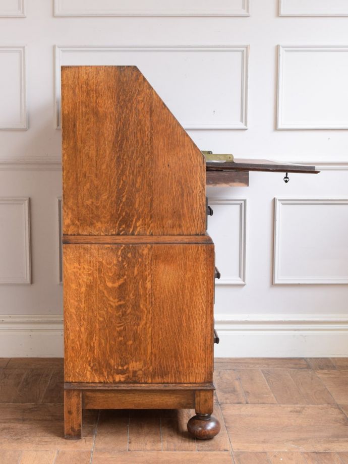 ビューローの側面