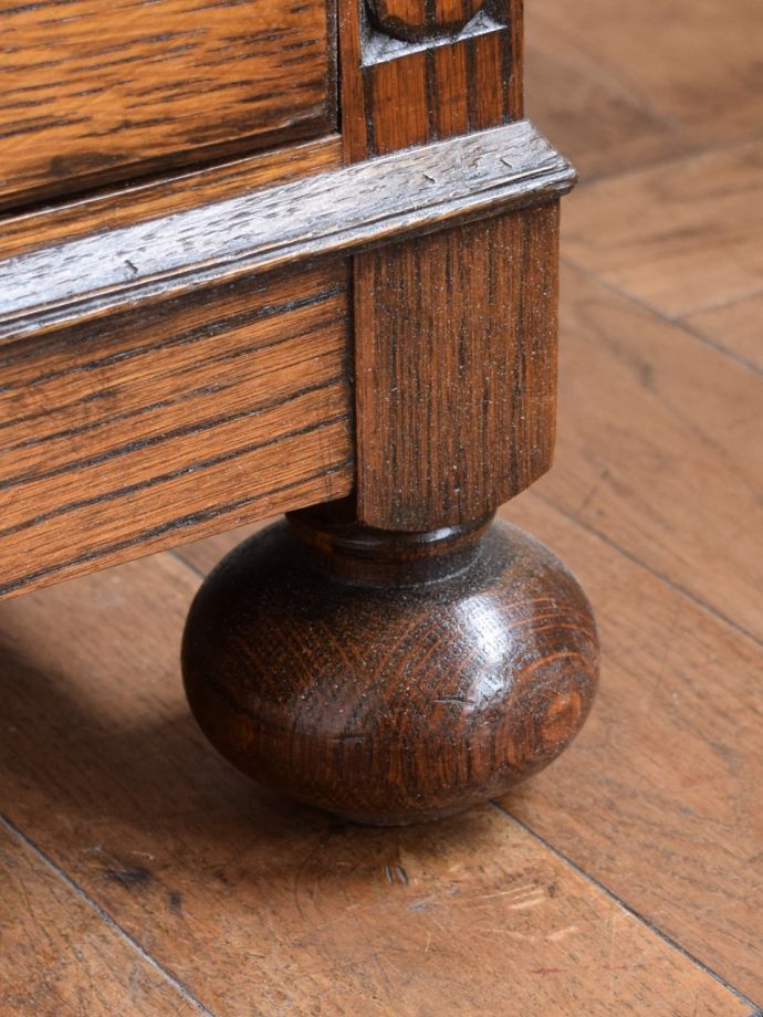 アンティーク家具の脚