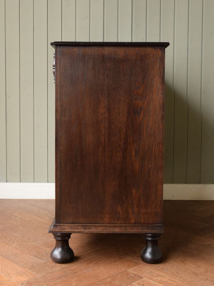 チェストの側面