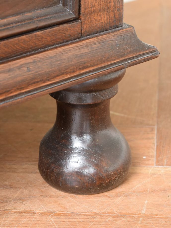 アンティーク家具の脚
