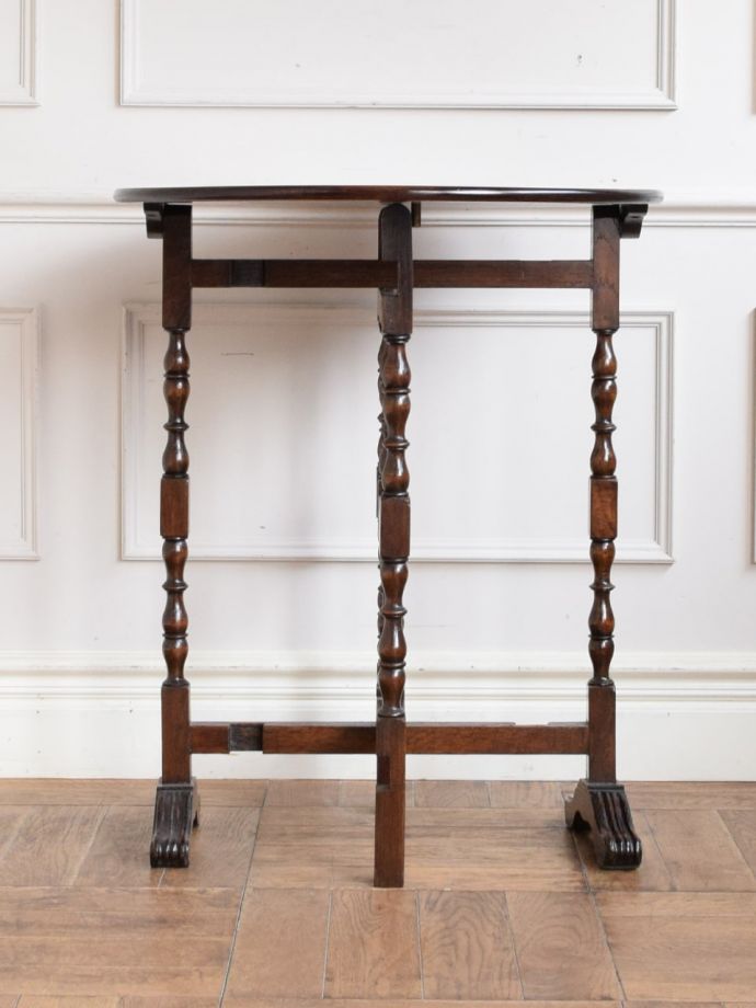 折り畳みテーブルの反対側