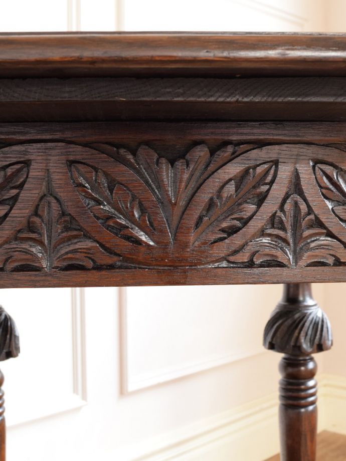 サイドテーブルの装飾