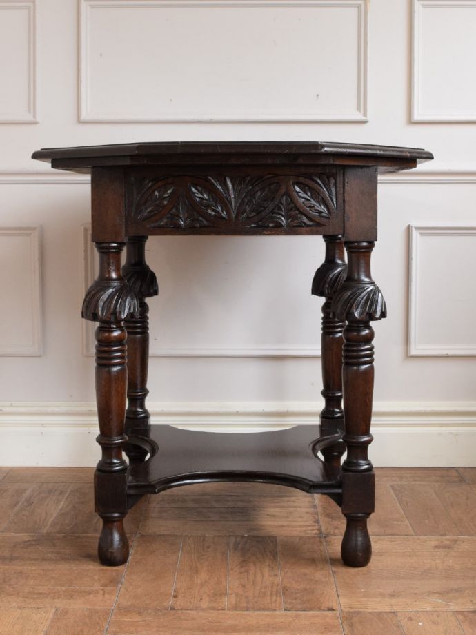 オケージョナルテーブルの側面