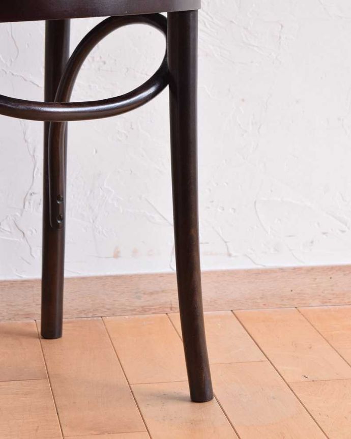 ベントウッドチェアの脚