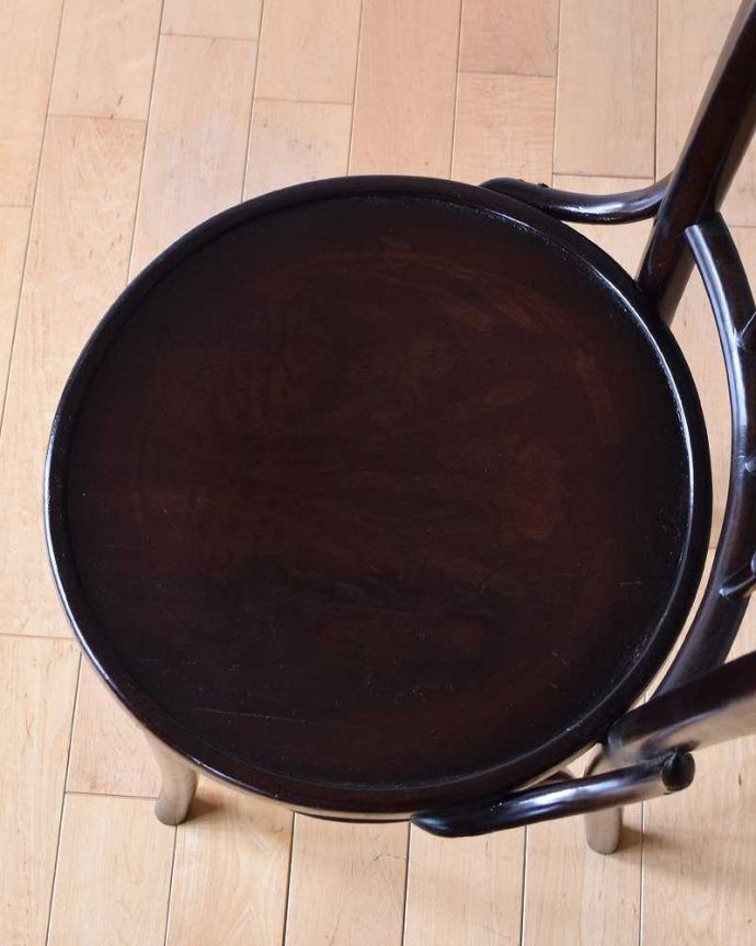 ベントウッドチェアの座面