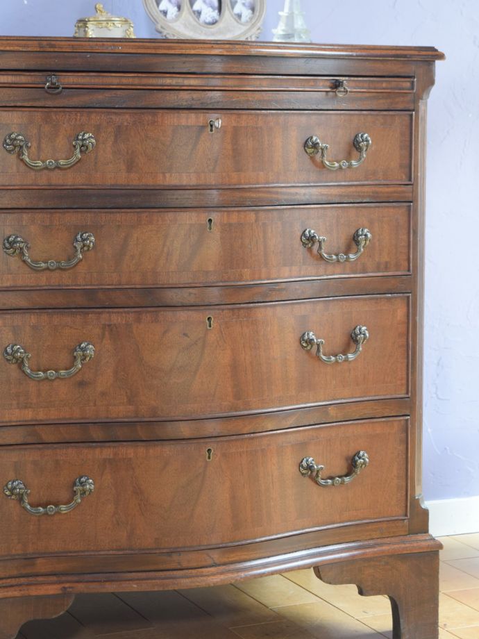 アンティークチェストの美しい木目