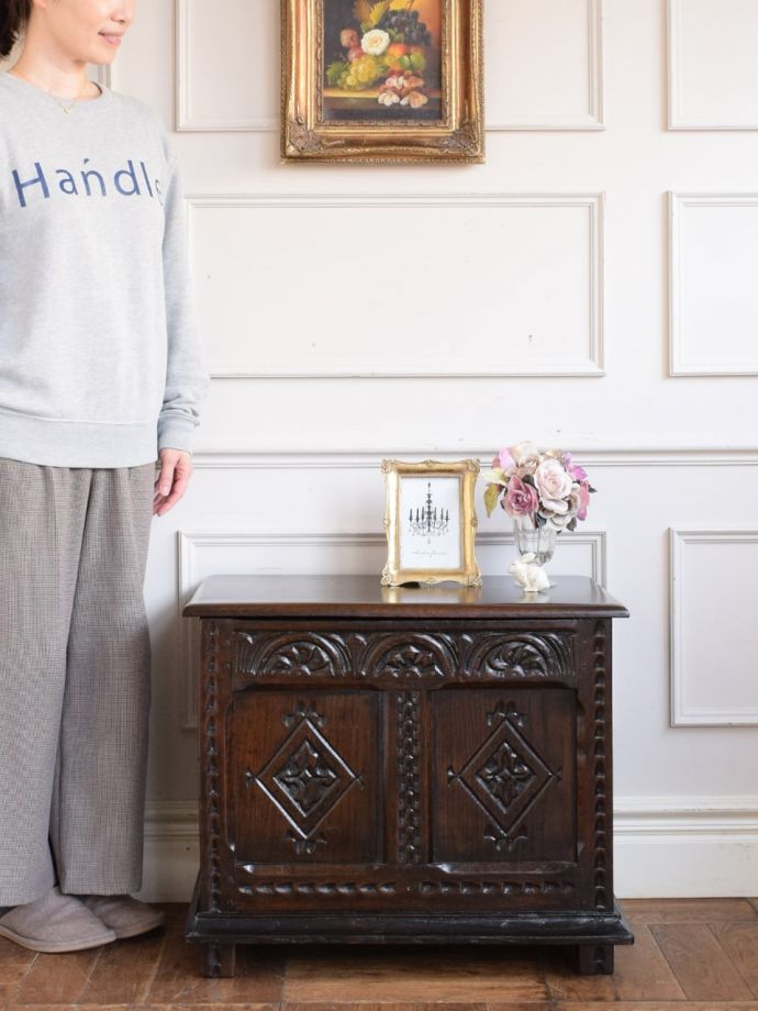 英国アンティークのブランケットボックス