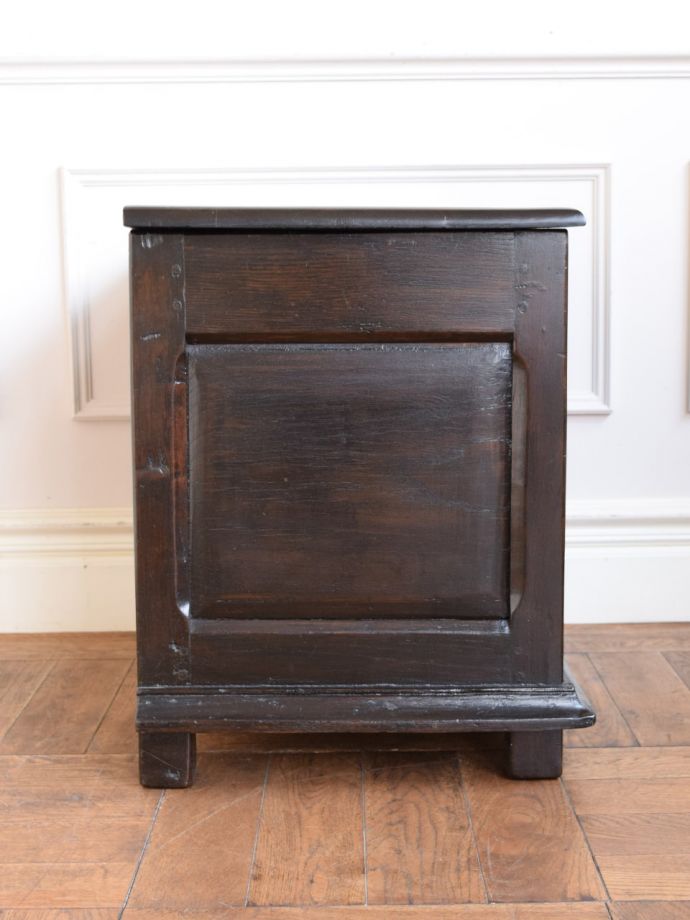 ブランケットボックスの側面