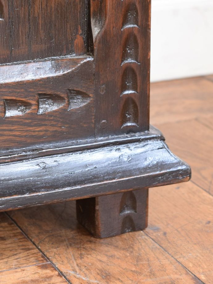アンティーク家具の脚