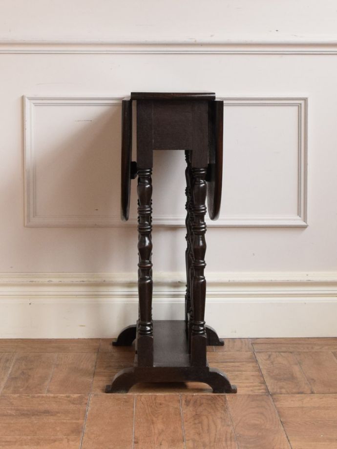 折り畳み式テーブルの側面