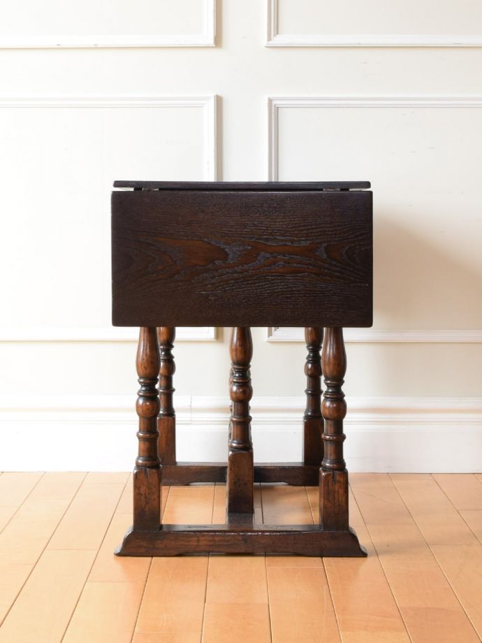 折り畳み式テーブルの側面