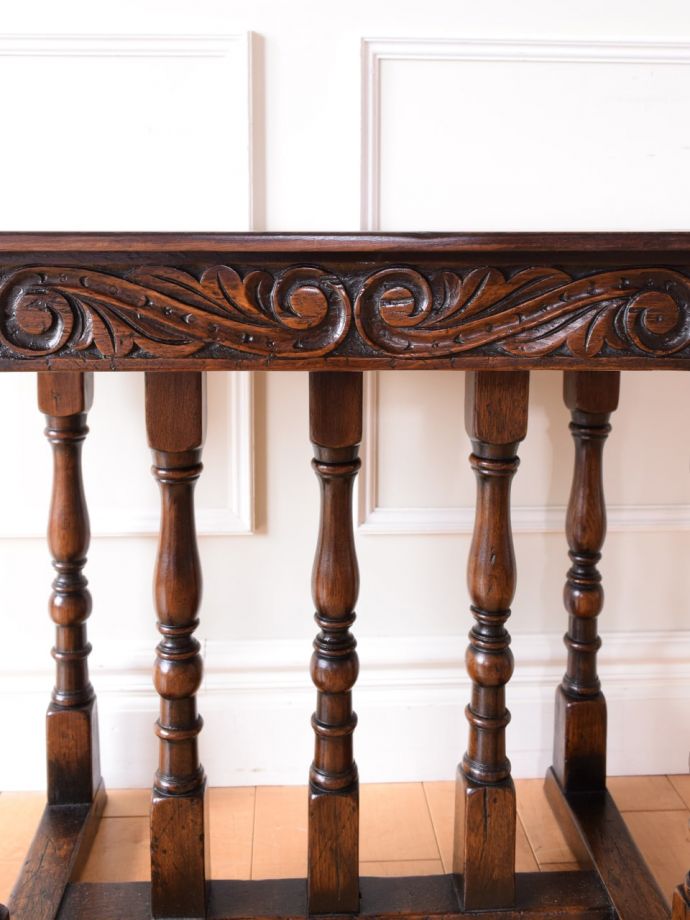 サイドテーブルの装飾