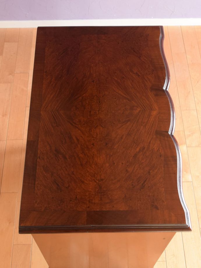 アンティークチェストの天板