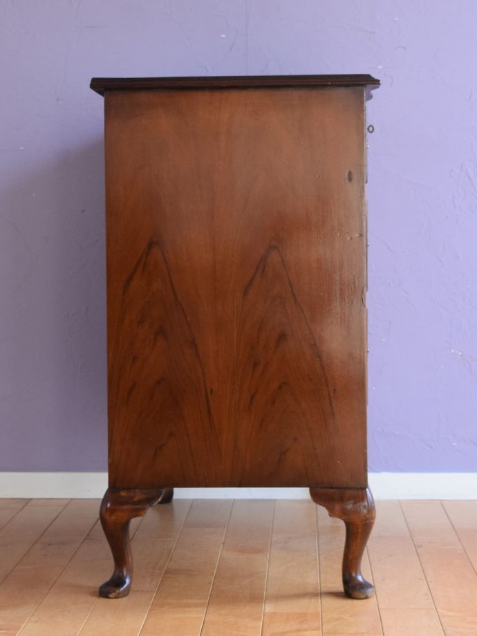 チェストの側面