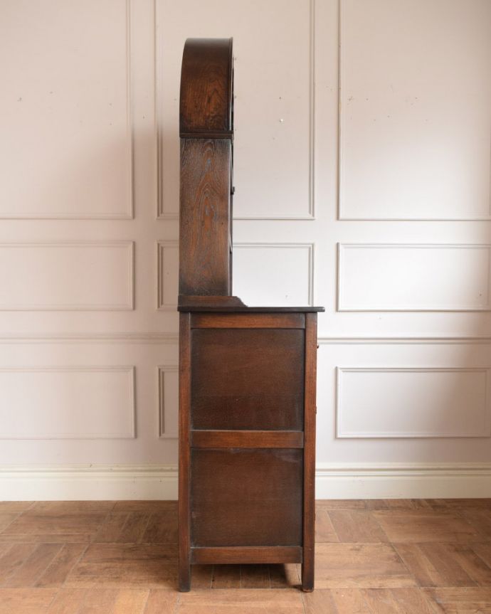 オープンシェルフの側面