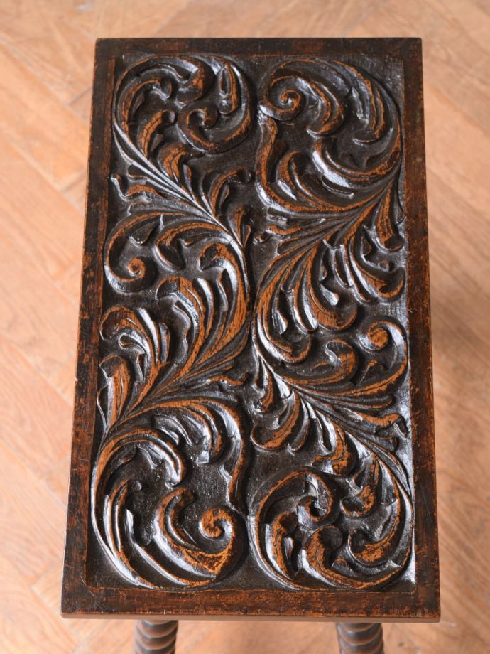 アンティークのテーブルの天板