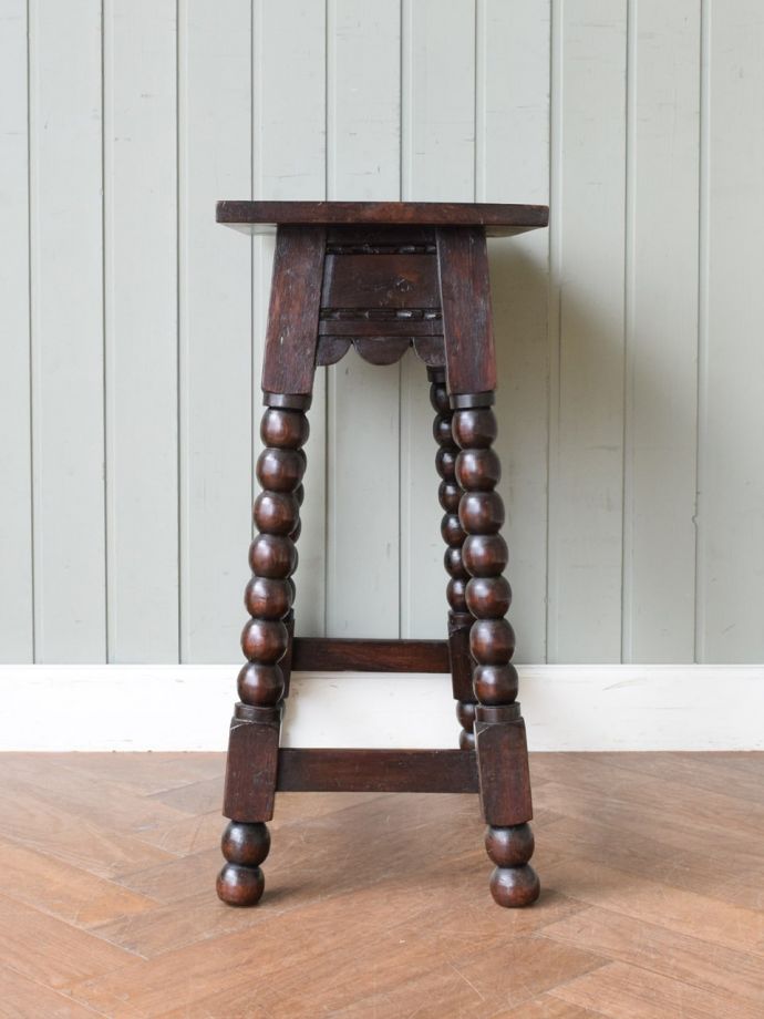 オケージョナルテーブルの側面