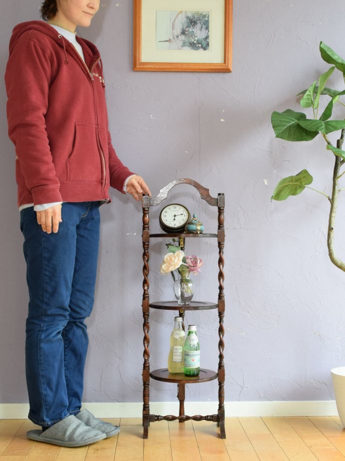 アンティークのケーキスタンド