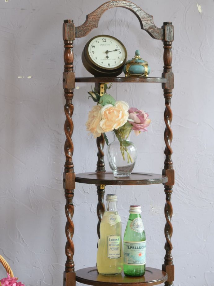 英国のアンティーク家具らしいデザイン