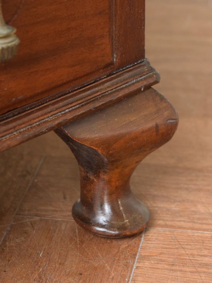 アンティーク家具の脚