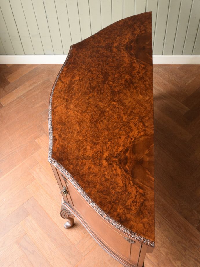 サイドボードの天板