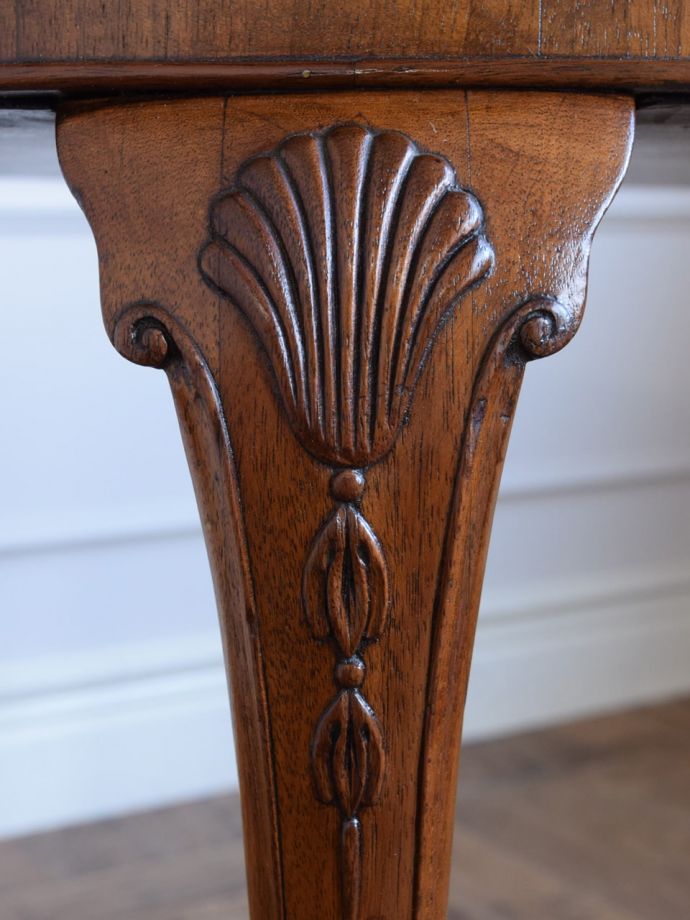 アンティーク家具の装飾