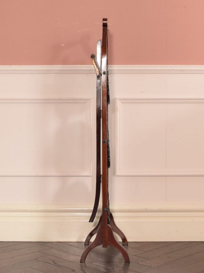 畳んだ時のケーキスタンドの側面