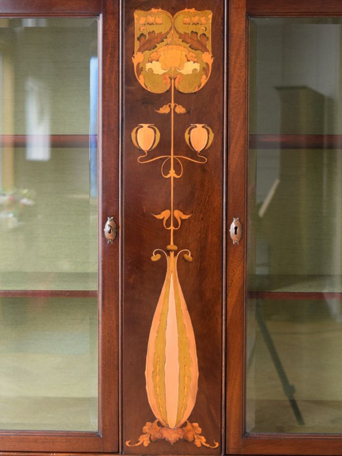 パーラーキャビネットの装飾