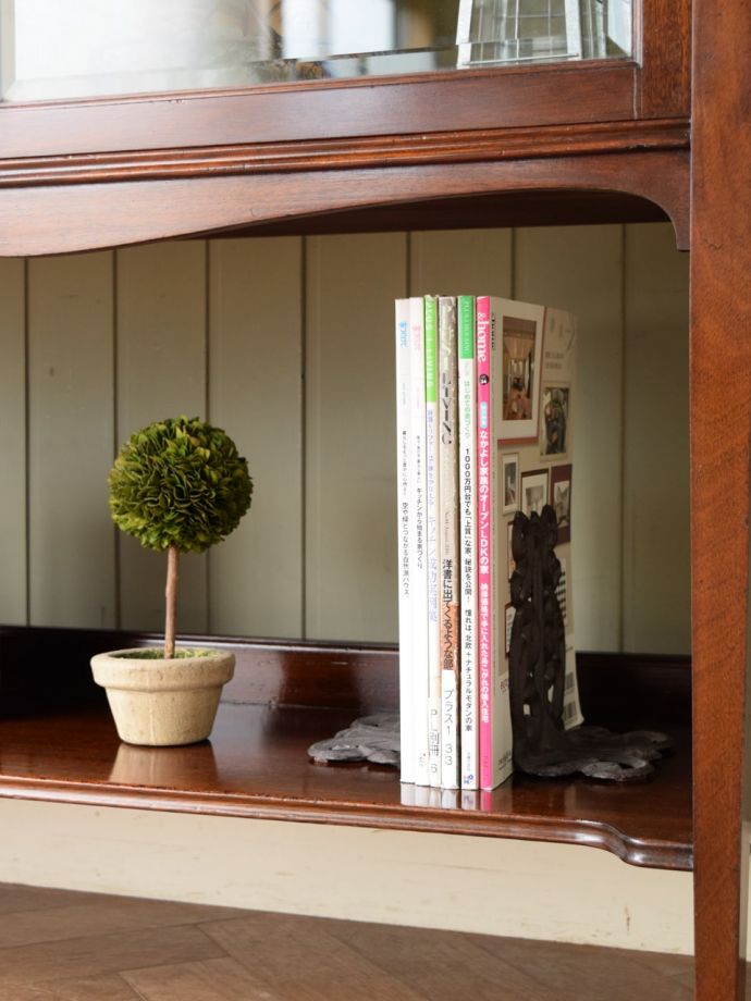 収納たっぷりのキャビネット