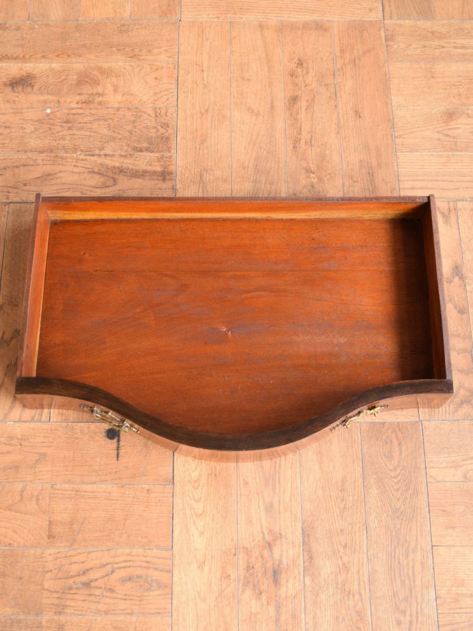 アンティークキャビネットの引き出し