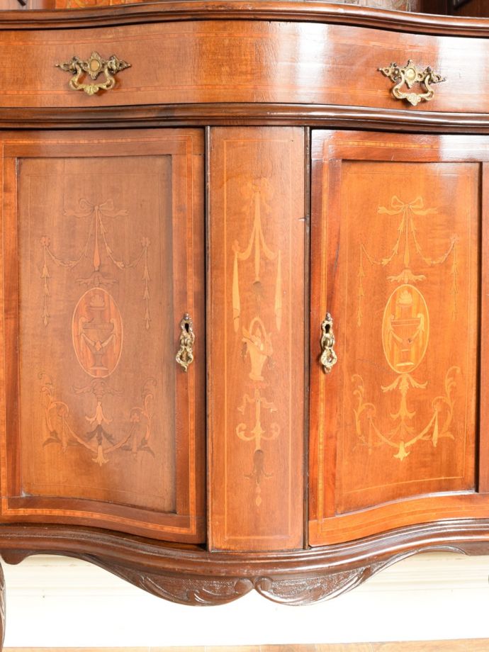 パーラーキャビネットの装飾