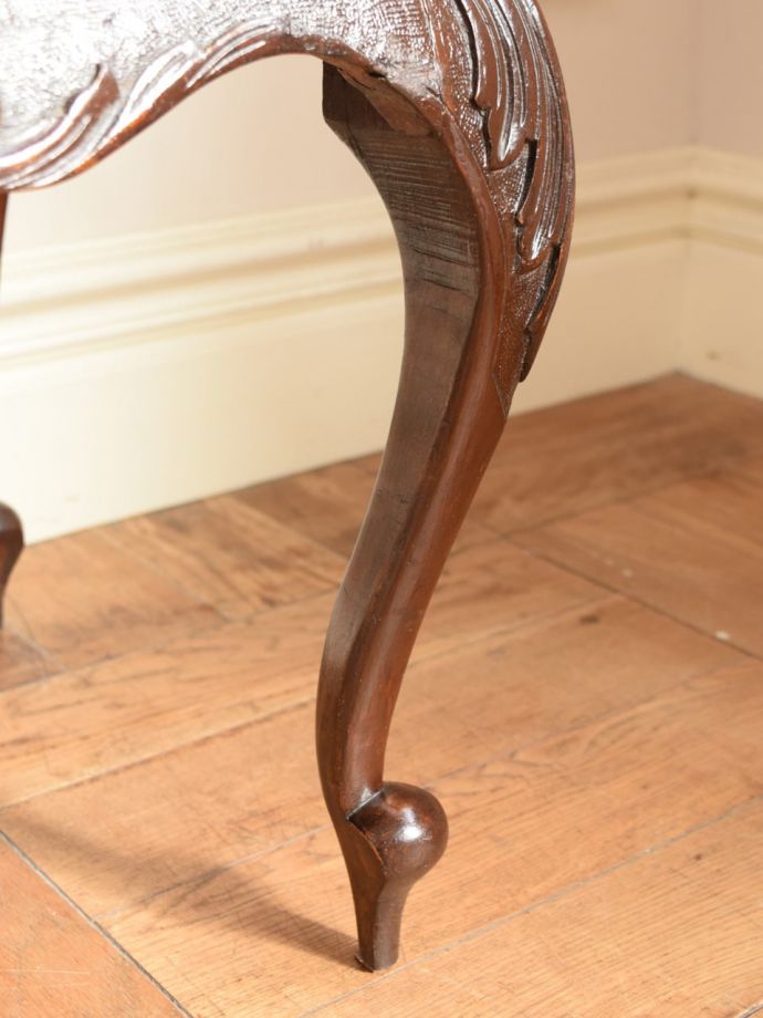 アンティーク家具の脚