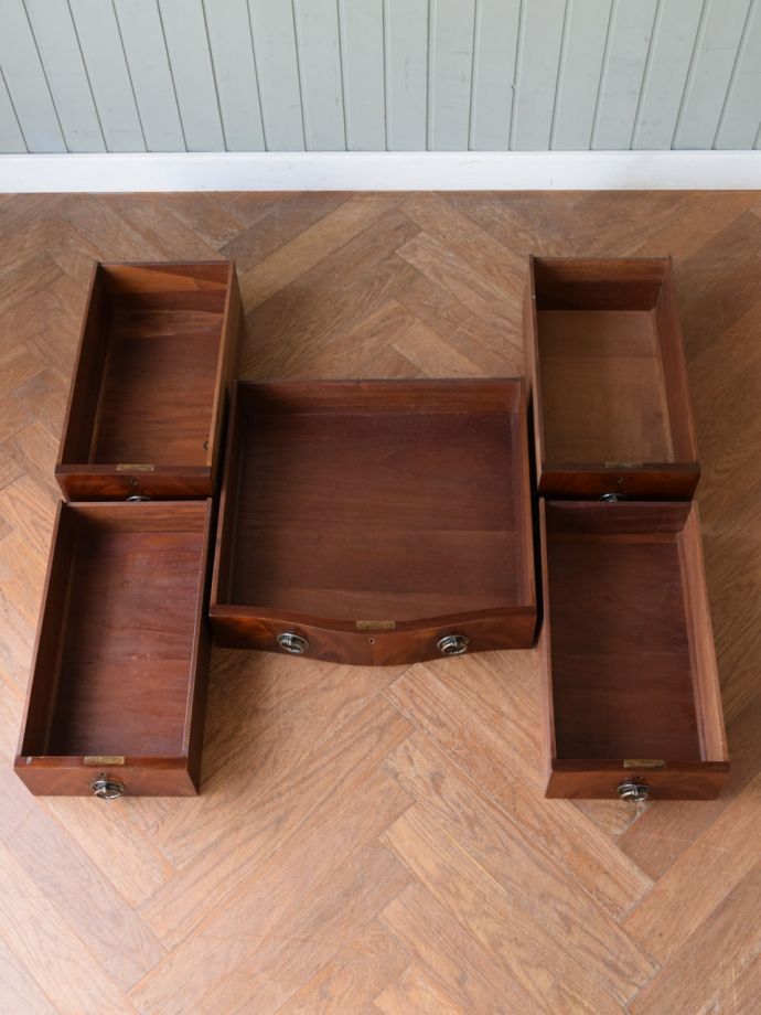 アンティークデスクの引き出し