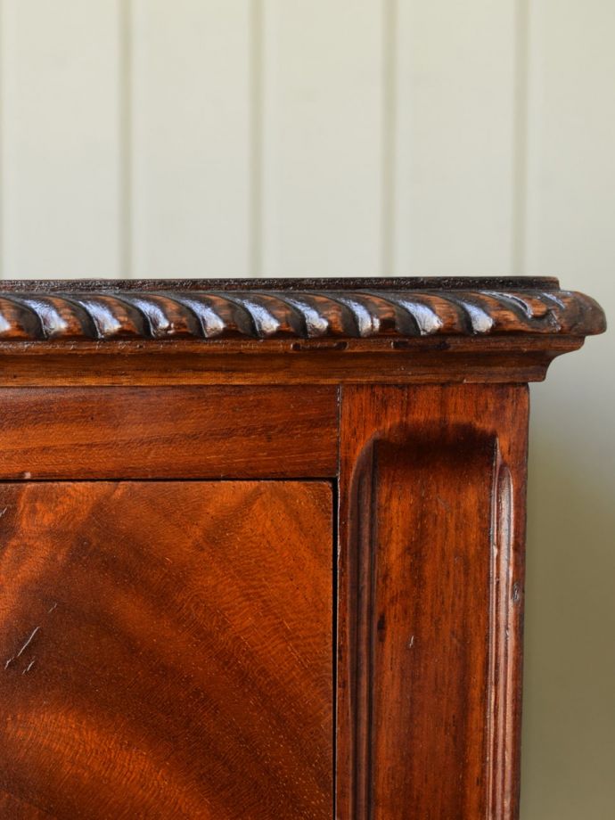 アンティークらしい彫