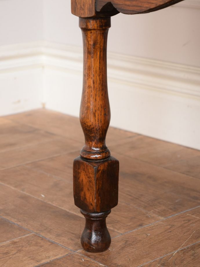 アンティーク家具の脚