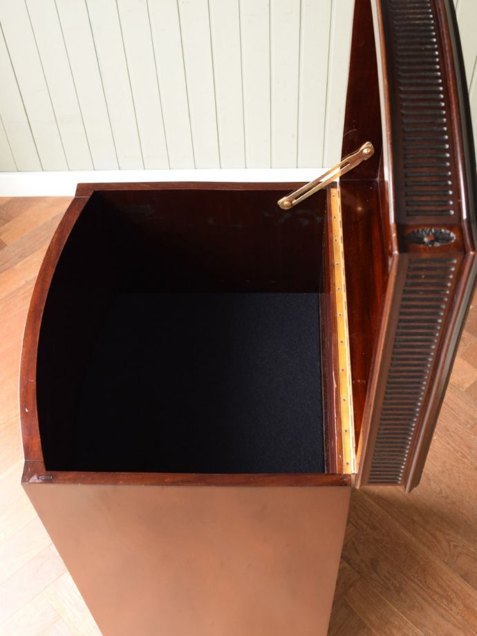 キャビネットの収納