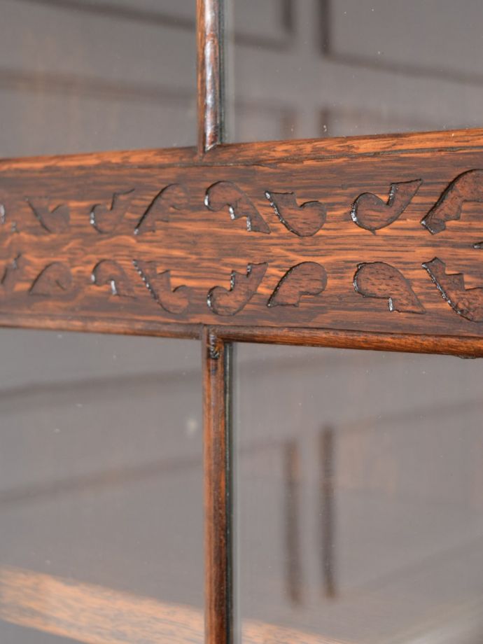 キャビネットの装飾