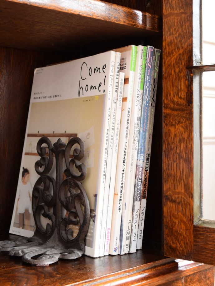 キャビネットの扉を開けると