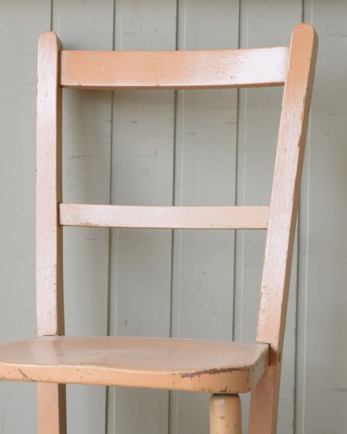 アンティークチェアの背もたれ