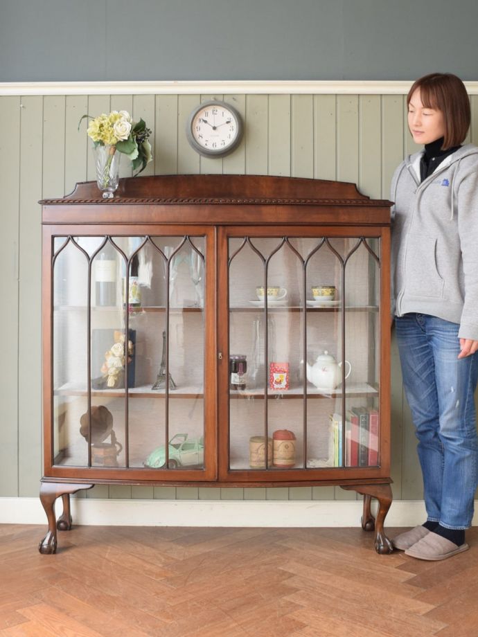 英国アンティークのガラスキャビネット