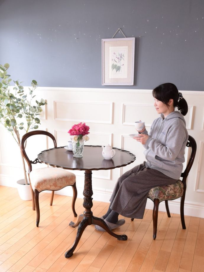 アンティークの折り畳みテーブル