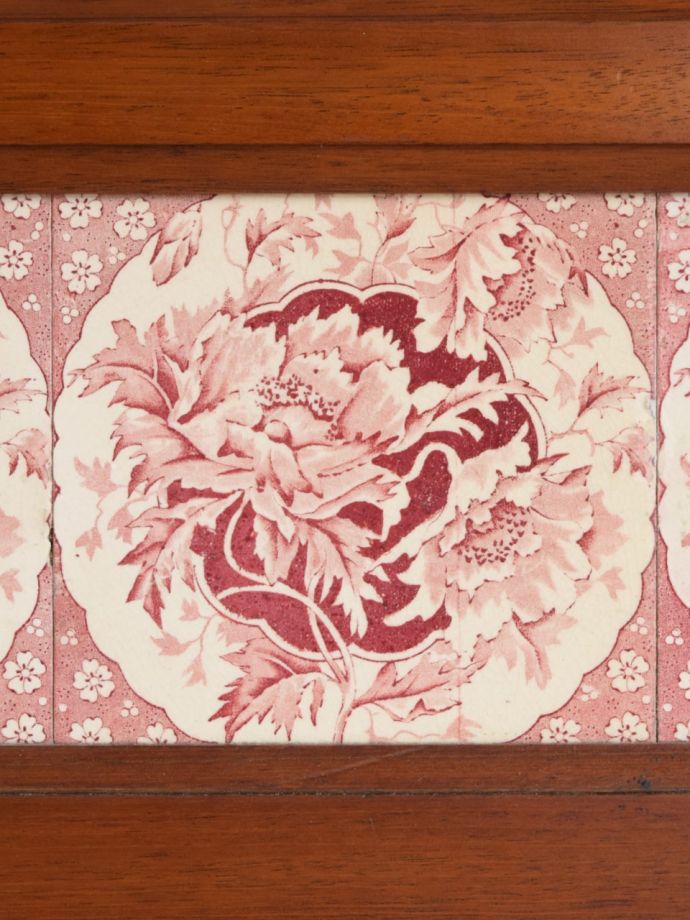 アンティークのタイル