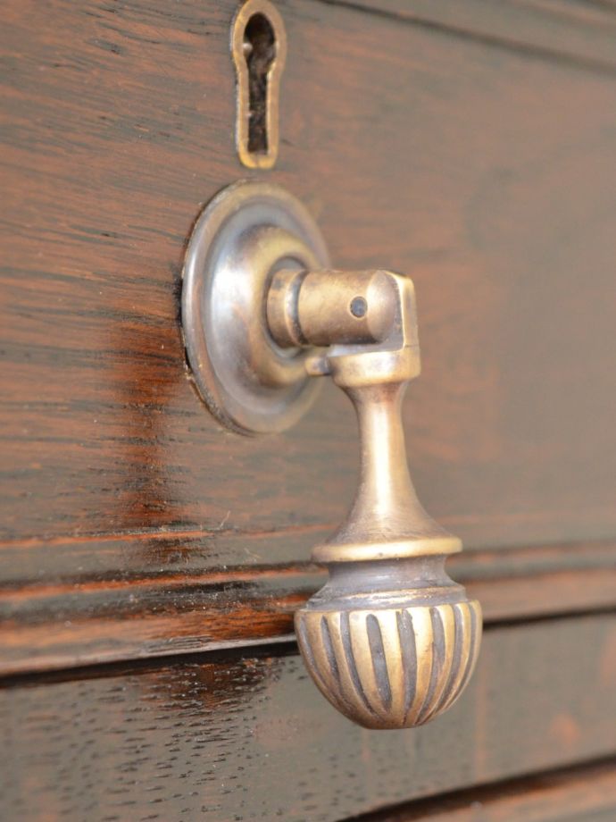 アンティーク家具の取っ手