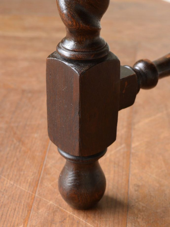 アンティークデスクの脚