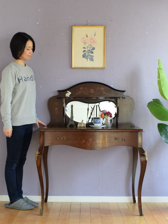 英国アンティークのレディデスク