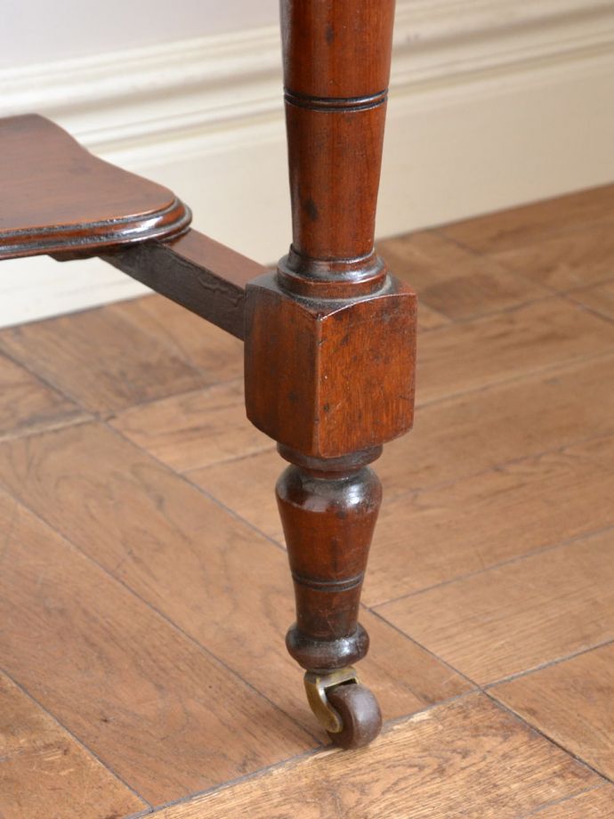 アンティーク家具の脚