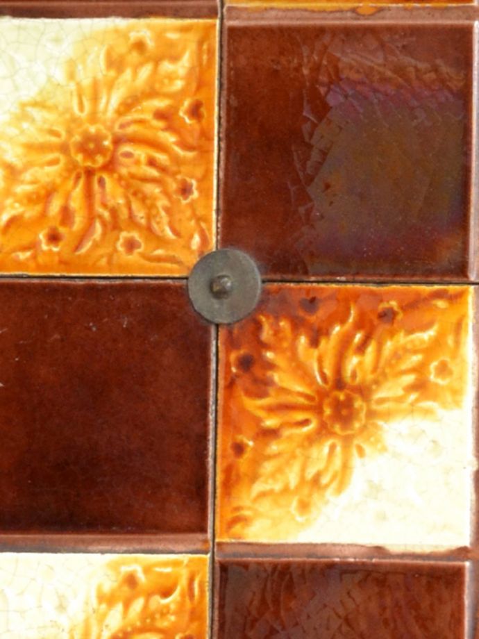 アンティークのタイル